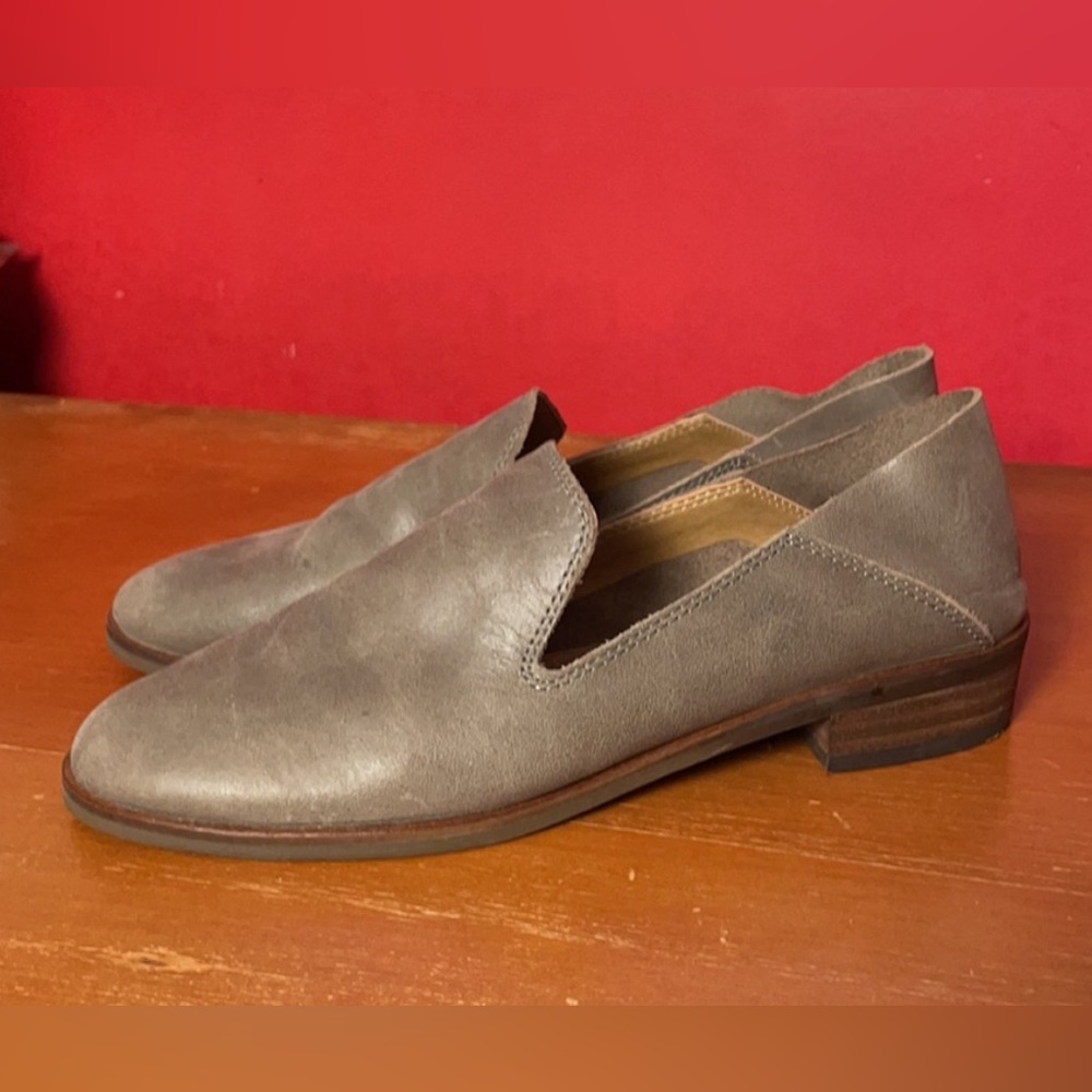 Lucky Brand Taupe Convertible Loafers